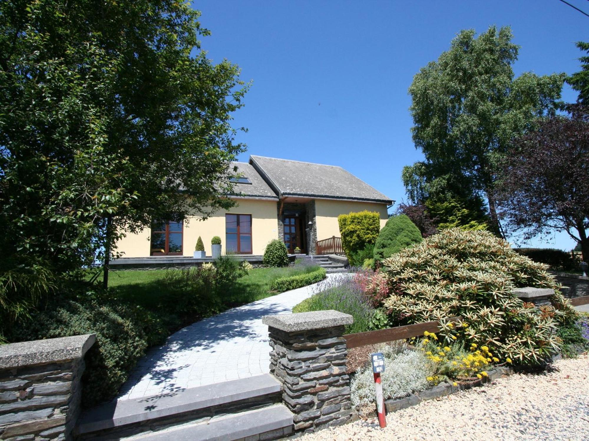 Peaceful Cottage In Ardennes With Private Terrace Bastogne Eksteriør billede